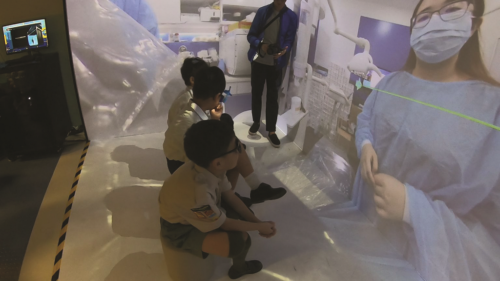  virtual-reality on dental check-up